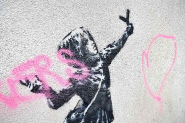 Manchados: La última obra de Bansky en Bristol fue vandalizada