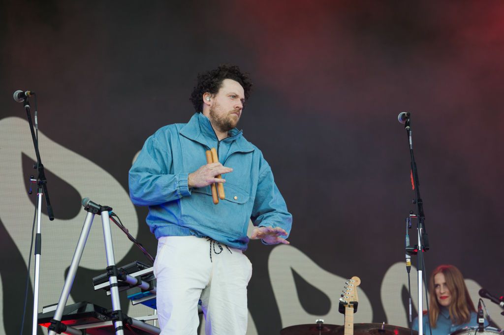 ¿Sin plan para el viernes? ¡Te llevamos al concierto de Metronomy en la CDMX! 