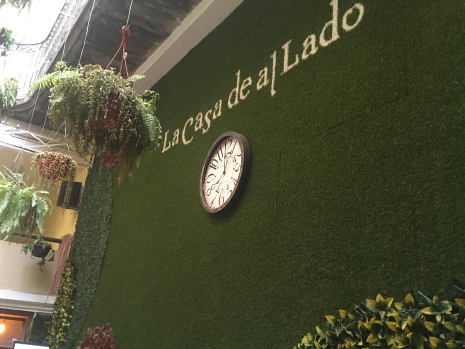 Mundo enfermo y triste: Lo despidieron por regalar agua a un niño de la calle