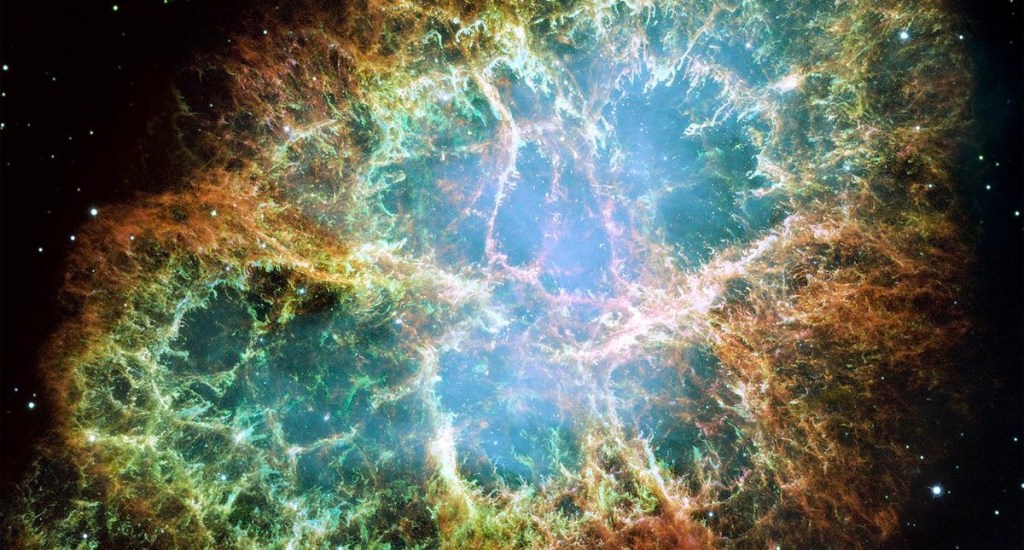 La dimensión de esta supernova es entre 50 y 100 veces mayor que nuestro Sol, mientras que normalmente estas tienen entre 8 y 15 masas solares