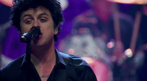 Es de familia: Billie Joe Armstrong y sus hijos coveran “I Think We’re Alone Now” 