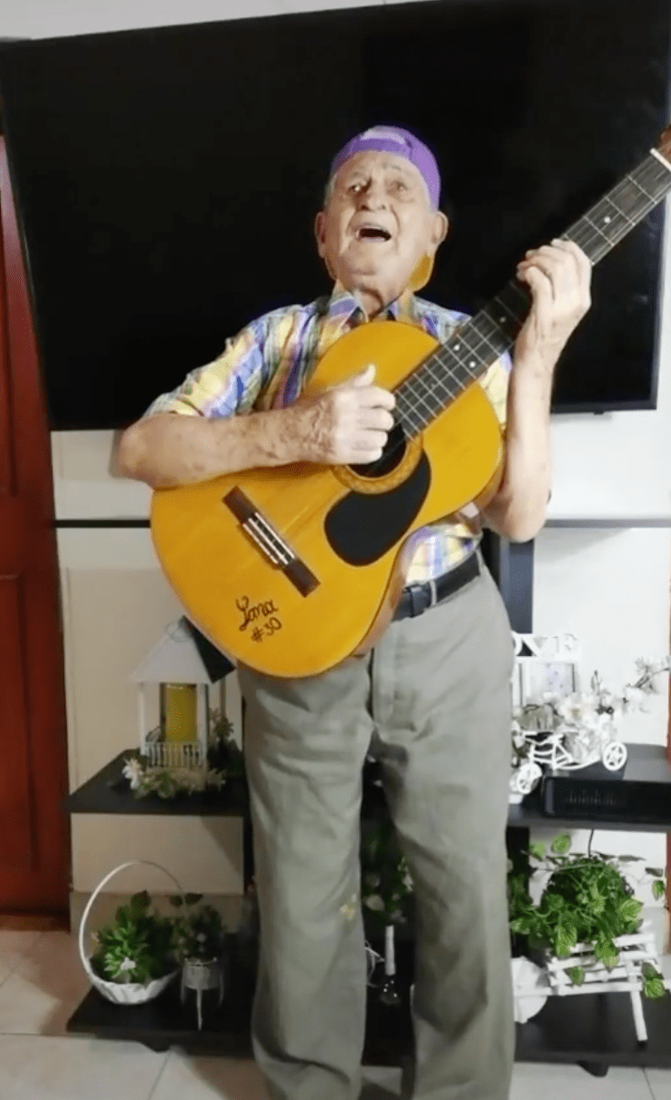 abuelito-tik-tok-1