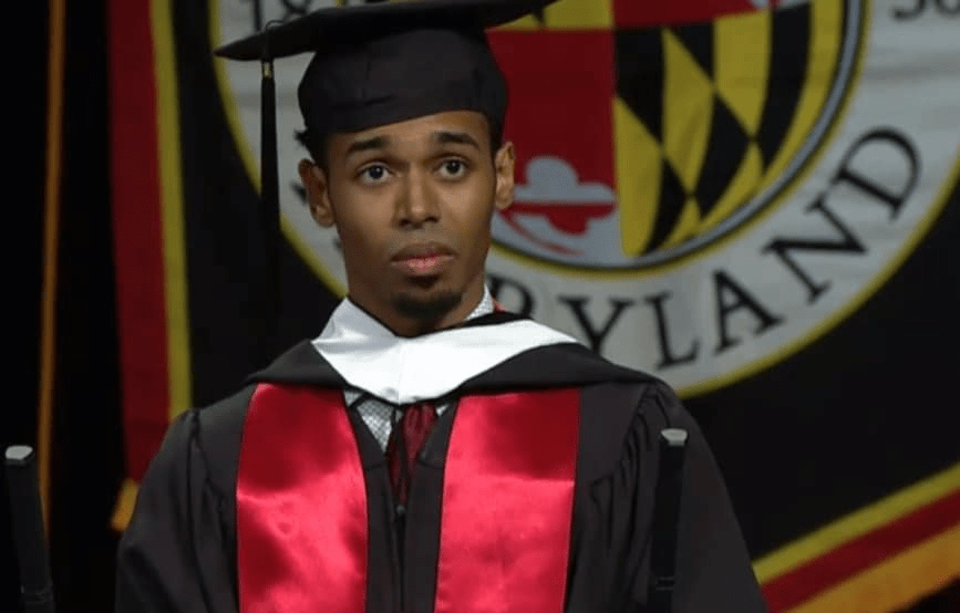 Joven recolector de basura logra entrar a Harvard y su reacción se vuelve viral