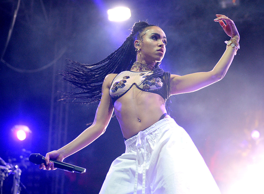 FKA twigs comparte un poderoso cortometraje 'We Are The Womxn'