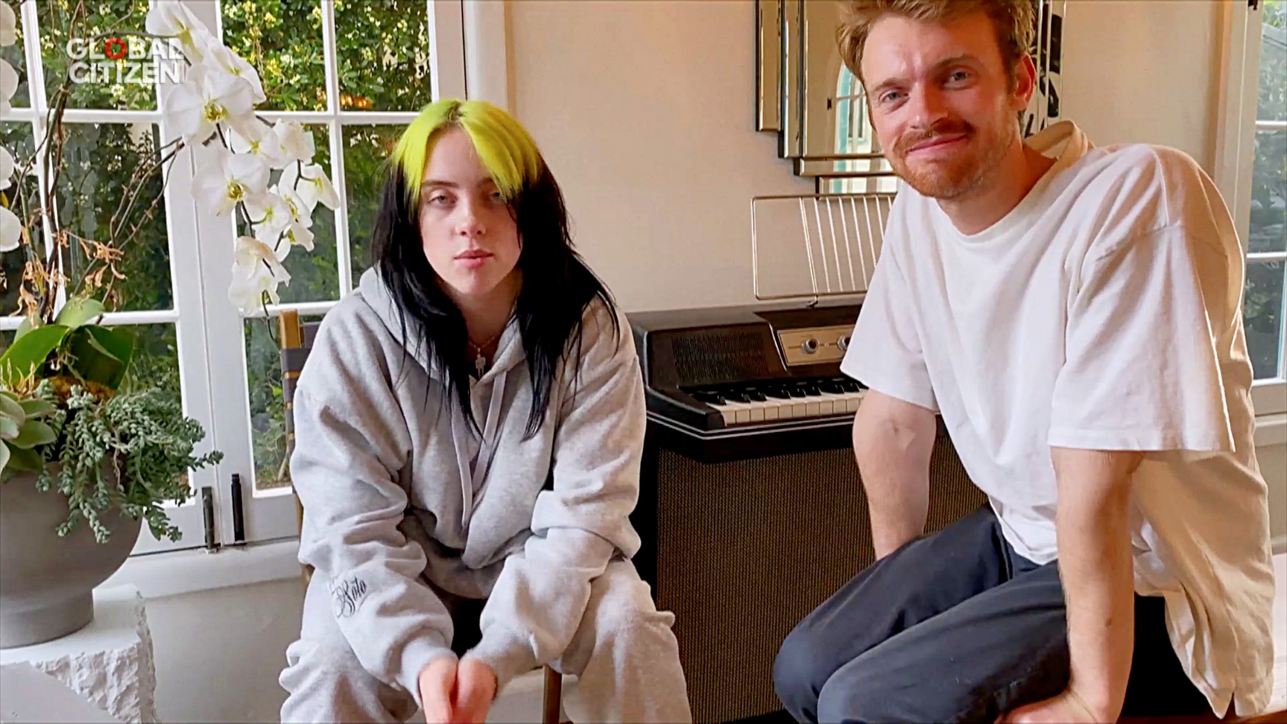 Billie Eilish aprovecha la cuarentena para estrenar la rola "my future"