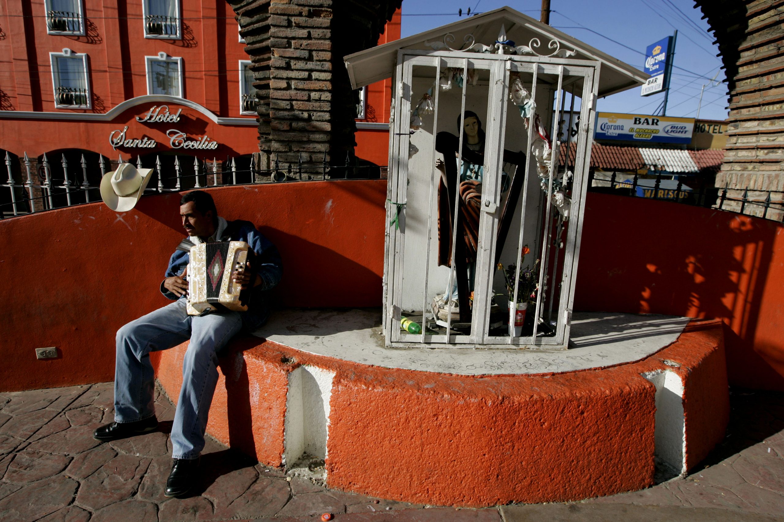 Del escenario a las calles: La historia de la banda sinaloense que está alegrando a la colonia Del Valle