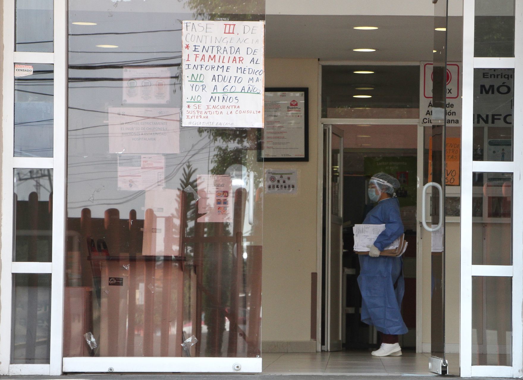 Señalan a hospital de Neza de supuestamente no querer atender a un adulto mayor