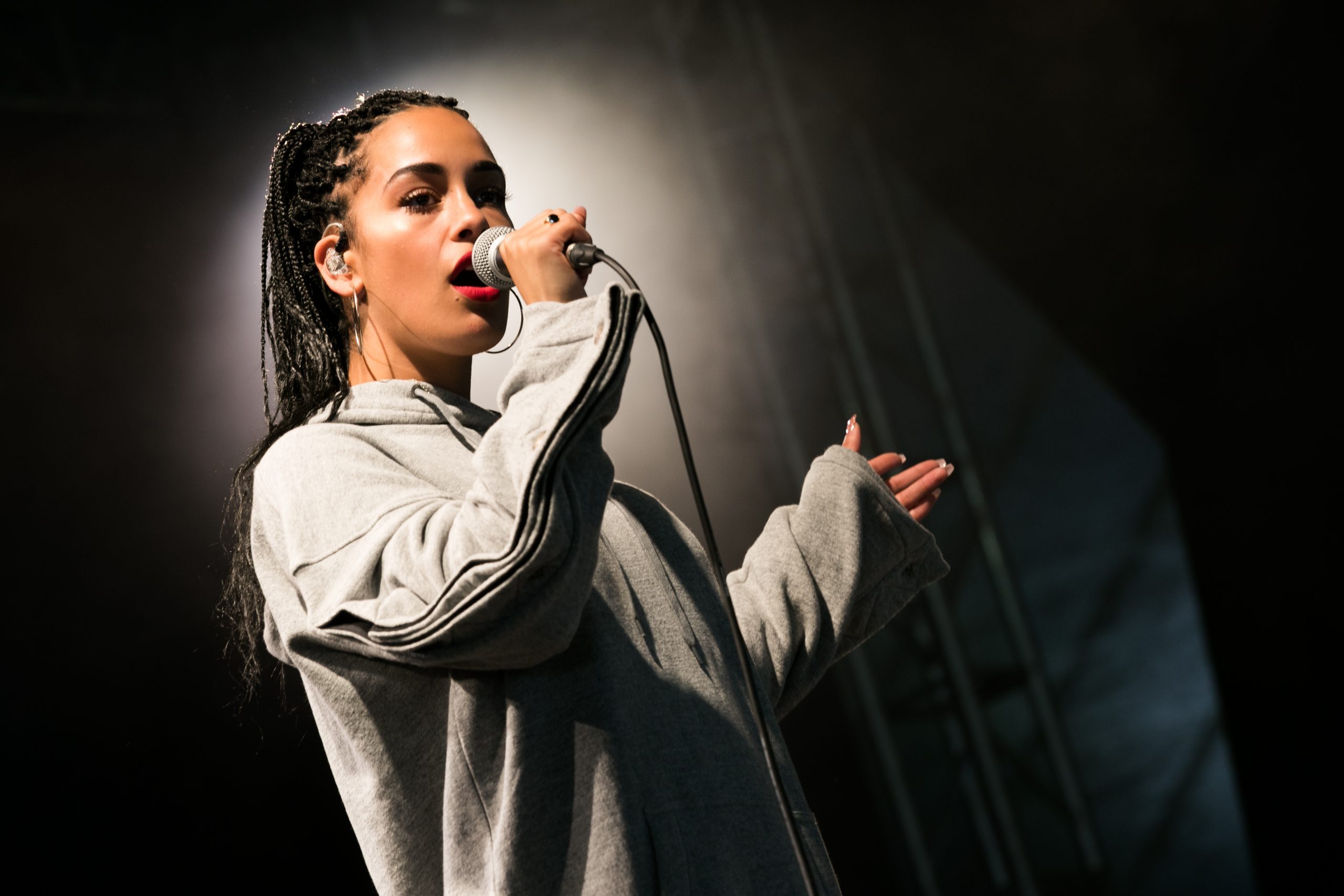 Jorja Smith: La joven promesa del R&B que te enamorará a primera escucha