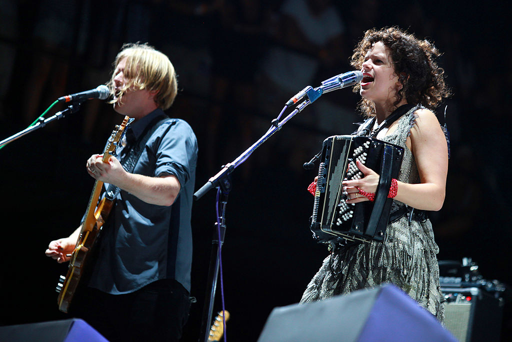 'The Suburbs': A 10 años de la graduación musical de Arcade Fire 