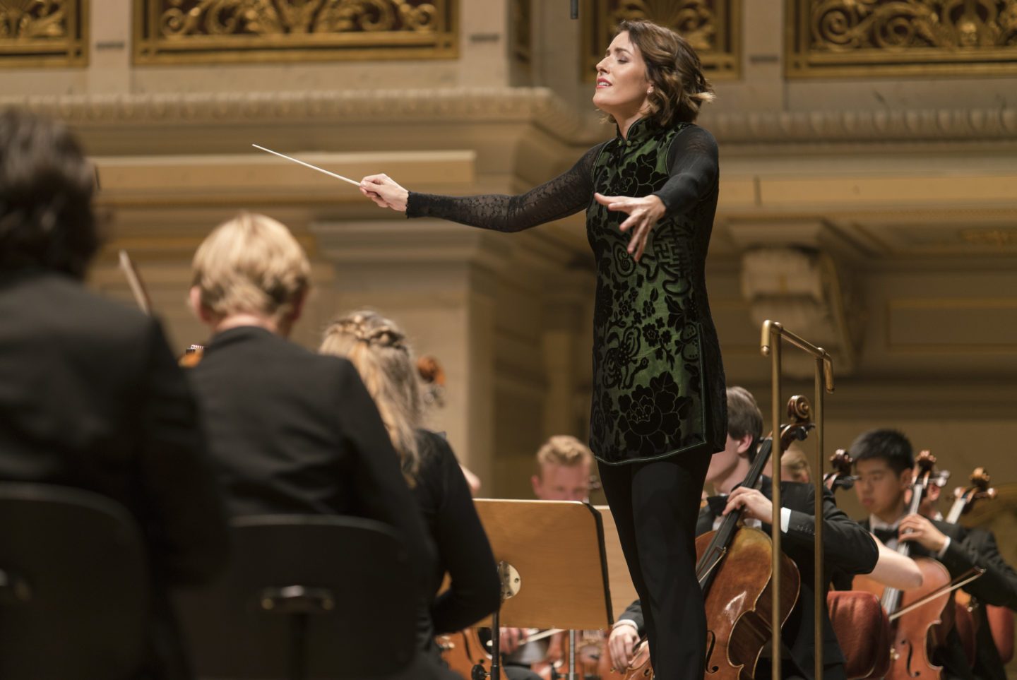 Alondra de la Parra crea la Orquesta Imposible para apoyar a niños y mujeres durante la pandemia