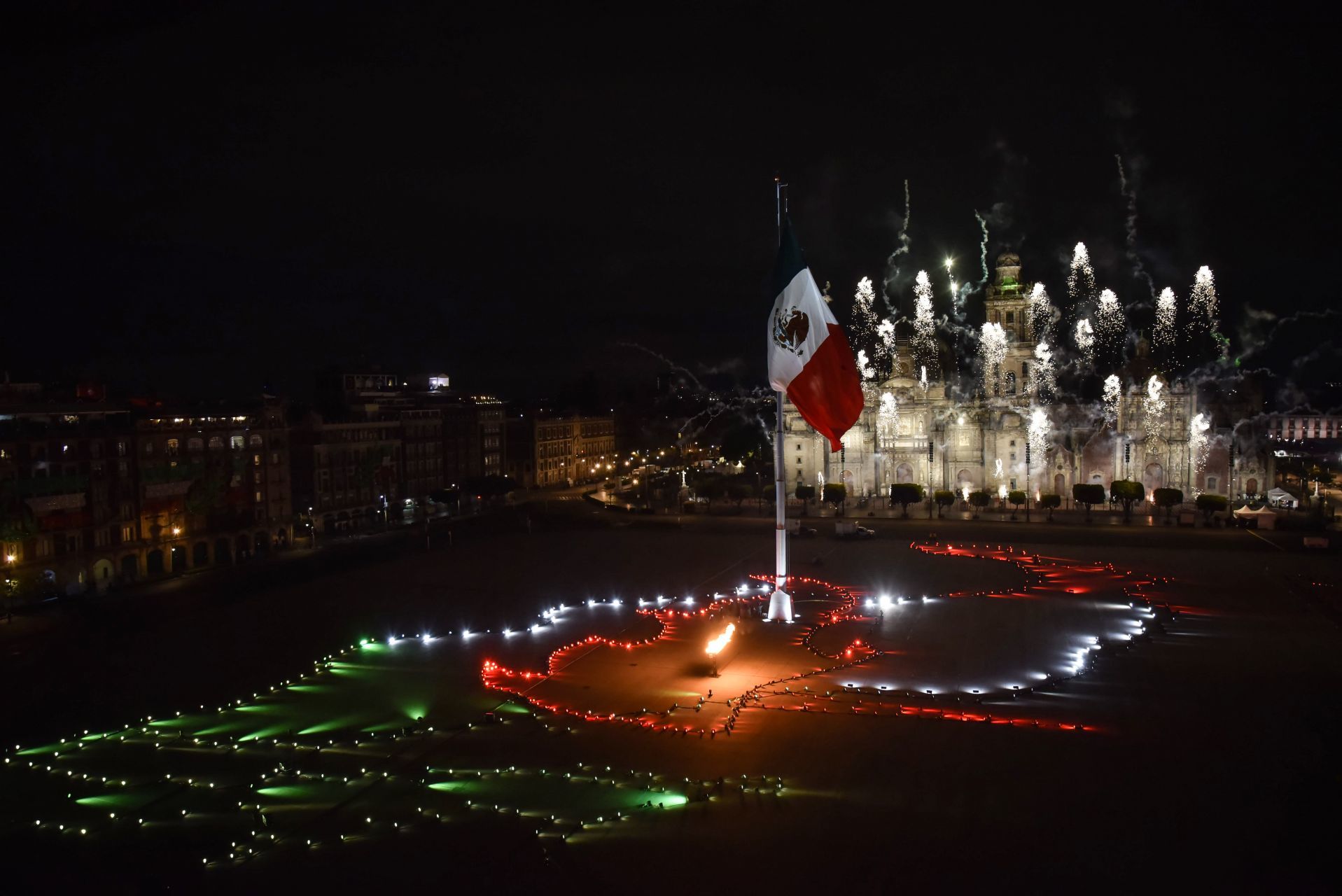 Memes, fuegos artificiales y más imágenes que nos dejó el Grito de Independencia