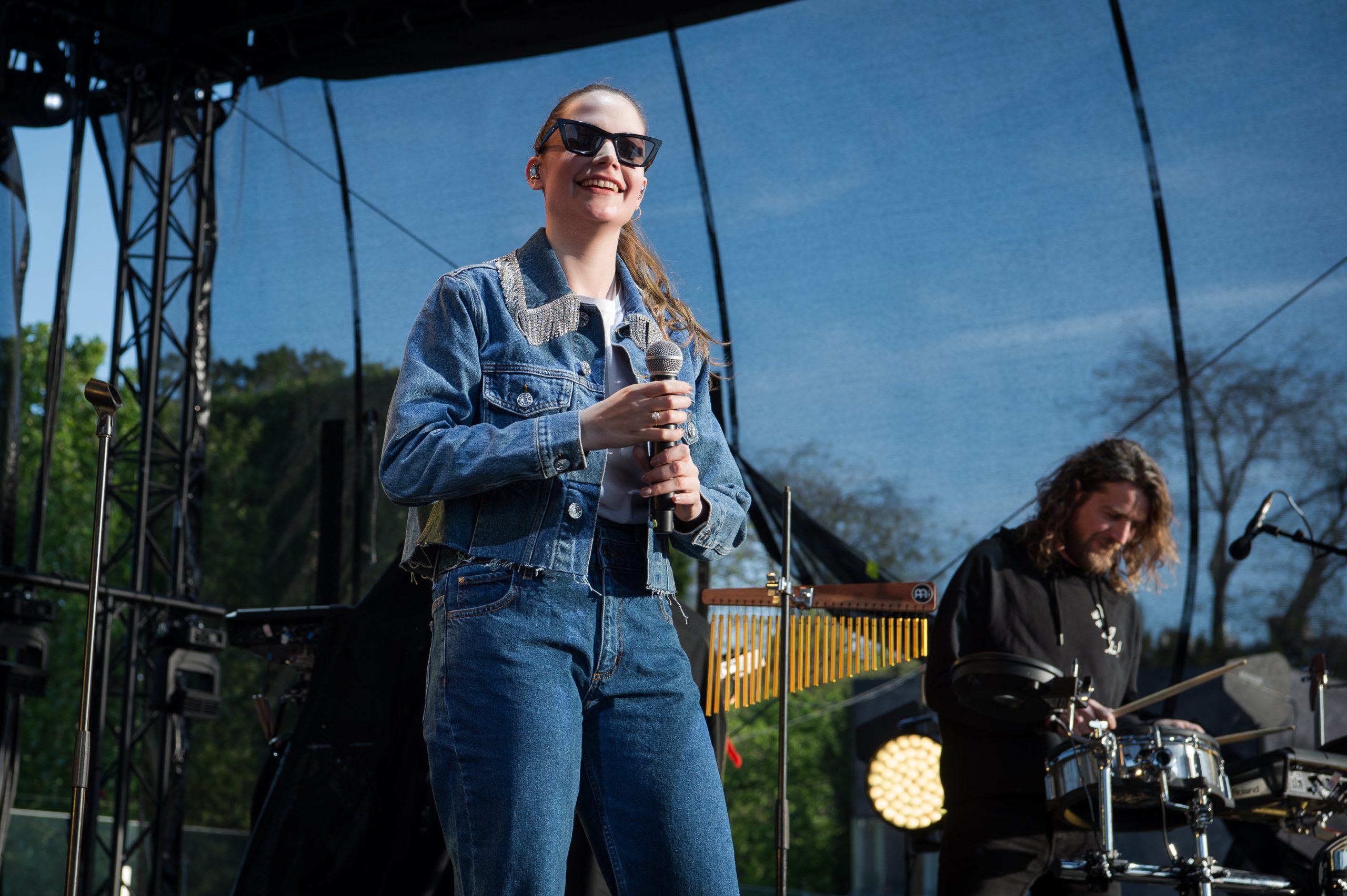 Claire Laffut: La promesa del pop en Bélgica que cambió la pintura por la música