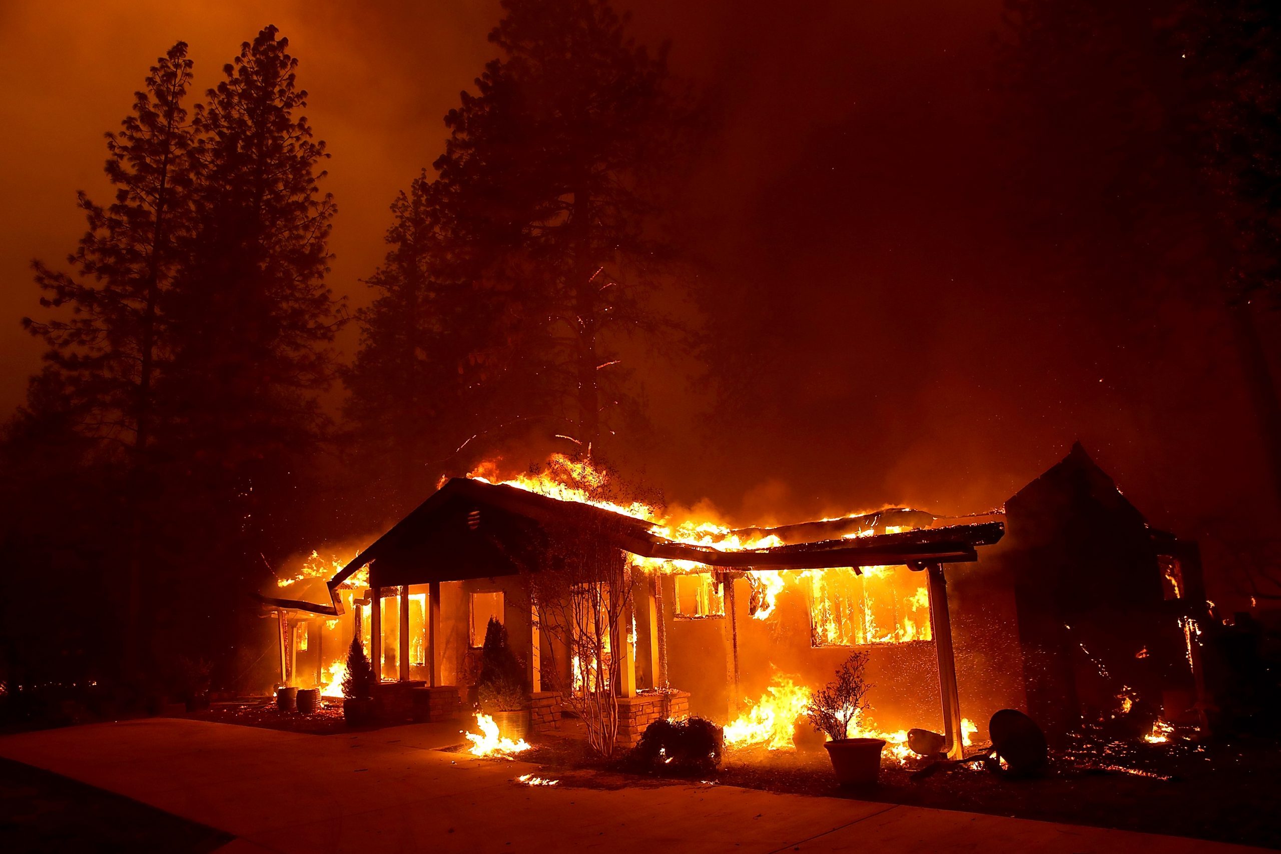 Pareja causa un incendio forestal por organizar una fiesta de revelación de género