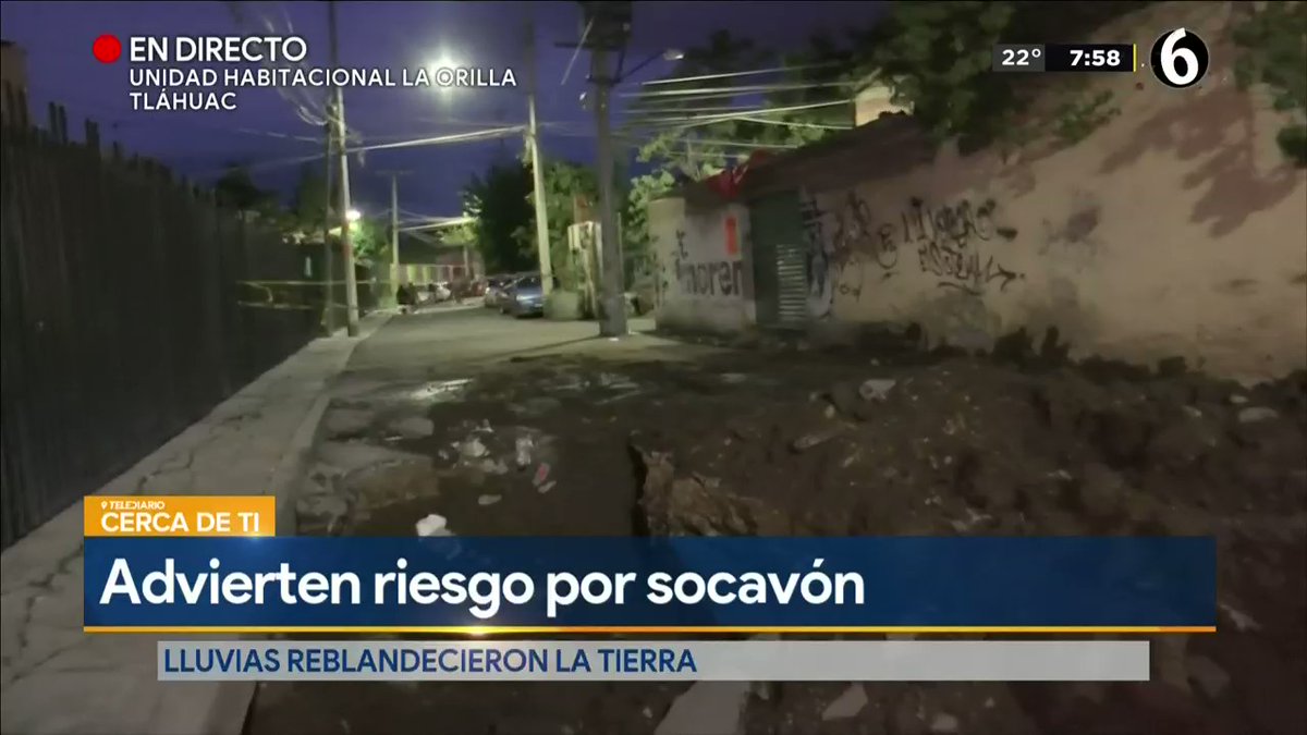 ¡Uliseeees! Camarógrafo cae a socavón de CDMX en plena transmisión en vivo 