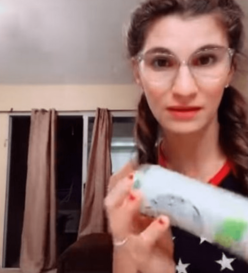 ¿Real o fake? Mujer capta supuesto fantasma mientras graba video de TikTok