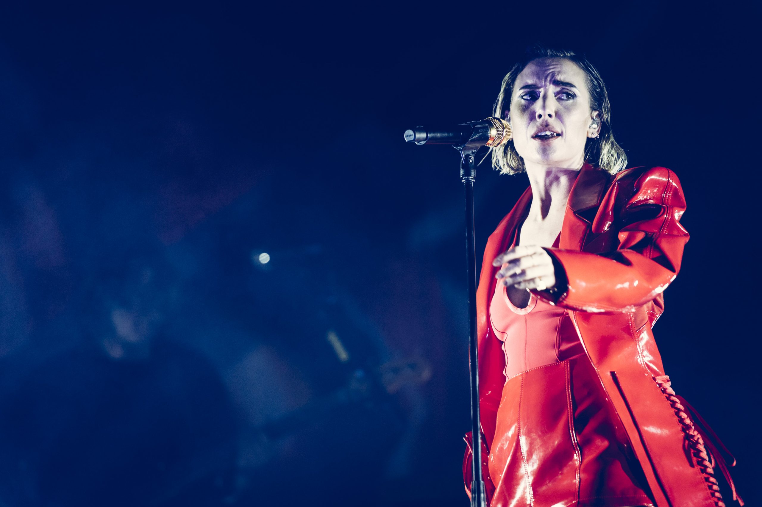 Lykke Li está de vuelta para cantarnos en sueco su nueva rola "BRON"