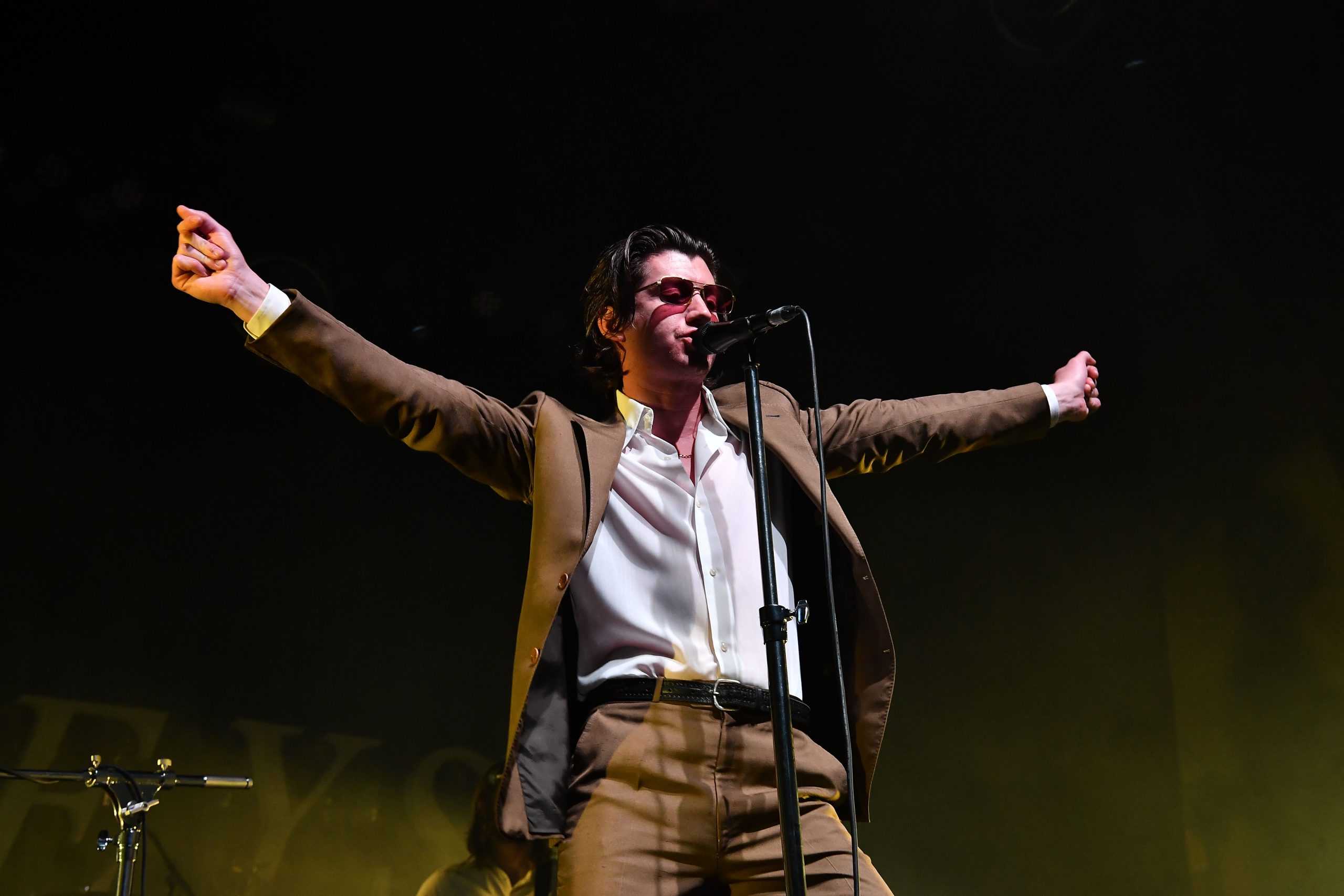 ¡Arctic Monkeys lanzará un disco en vivo para ayudar a una buena causa!