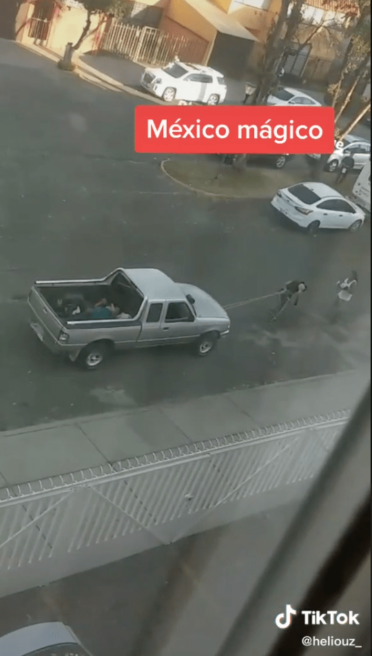 ¡Joya! Captan a sujeto entrenando en la calle y lo apodan el 'Rocky Mexicano'