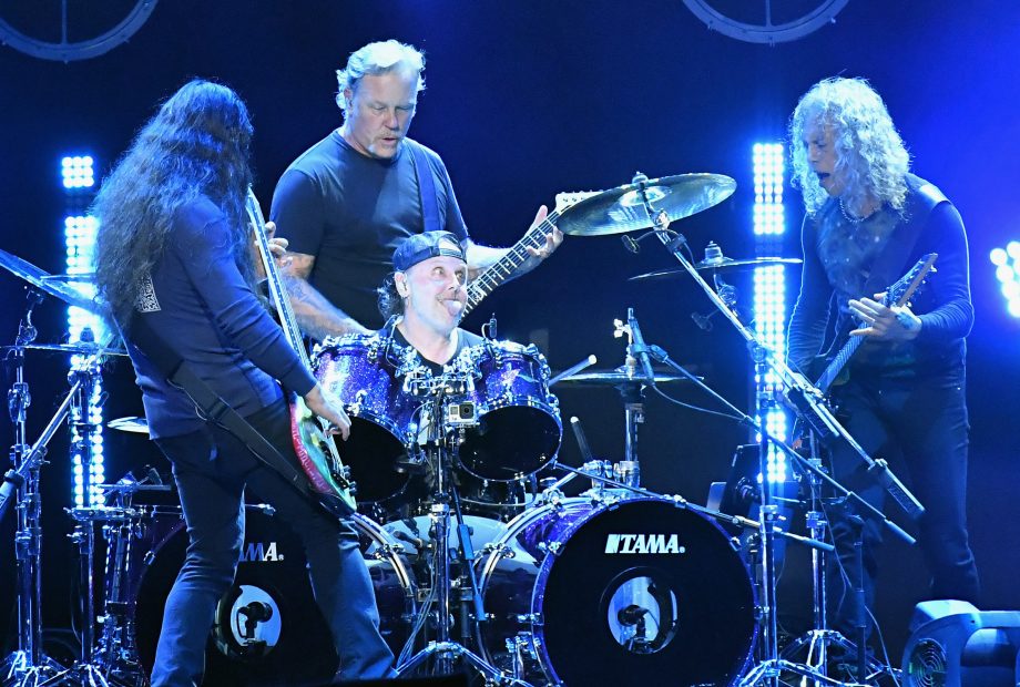 Metallica proyectará en autocinemas su primer concierto de 2020