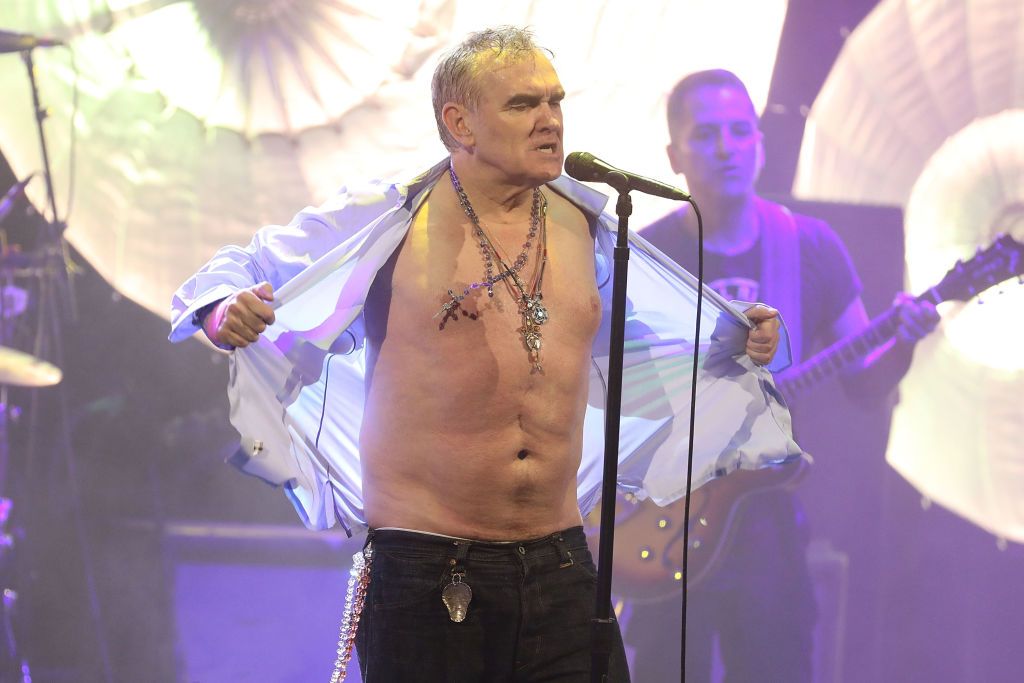 Ni las gracias le dieron: Morrissey dice que lo corrieron de su disquera por culpa de la diversidad