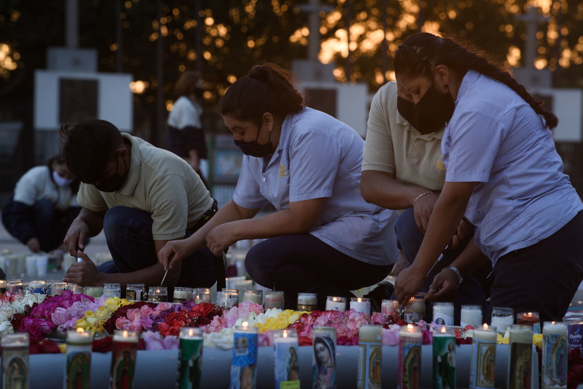 Con velas y flores: El inusual festejo de la Virgen de Guadalupe en este 2020