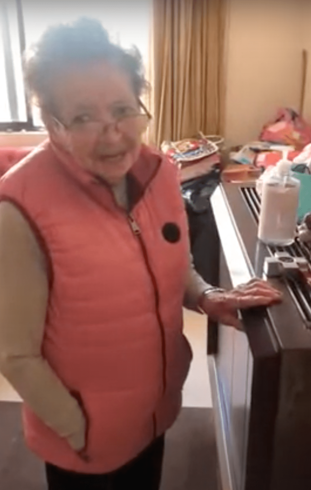 Qué maravilla: Abuelita conmueve al internet pidiéndole a Alexa canciones de Agustín Lara