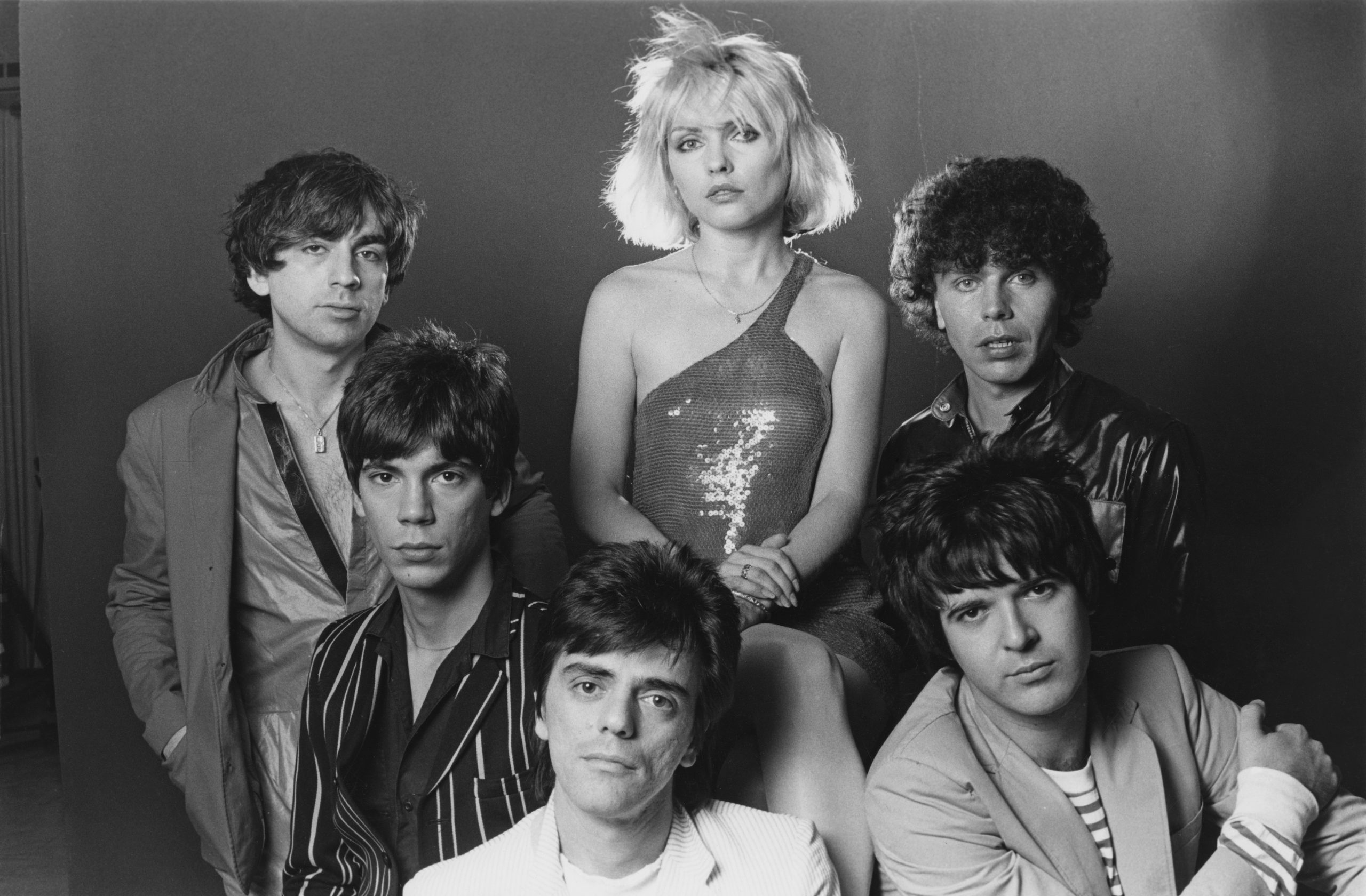 Esta es la oscura historia que inspiró "One War or Another" de Blondie