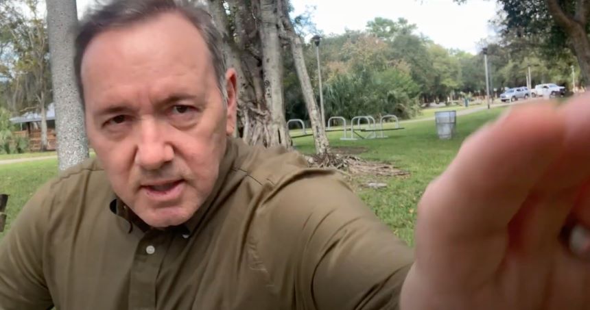 Kevin Spacey reaparece con un importante mensaje sobre la prevención del suicidio