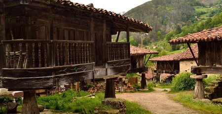 06815 Conjunto De Horreos En Espinareu Pilona