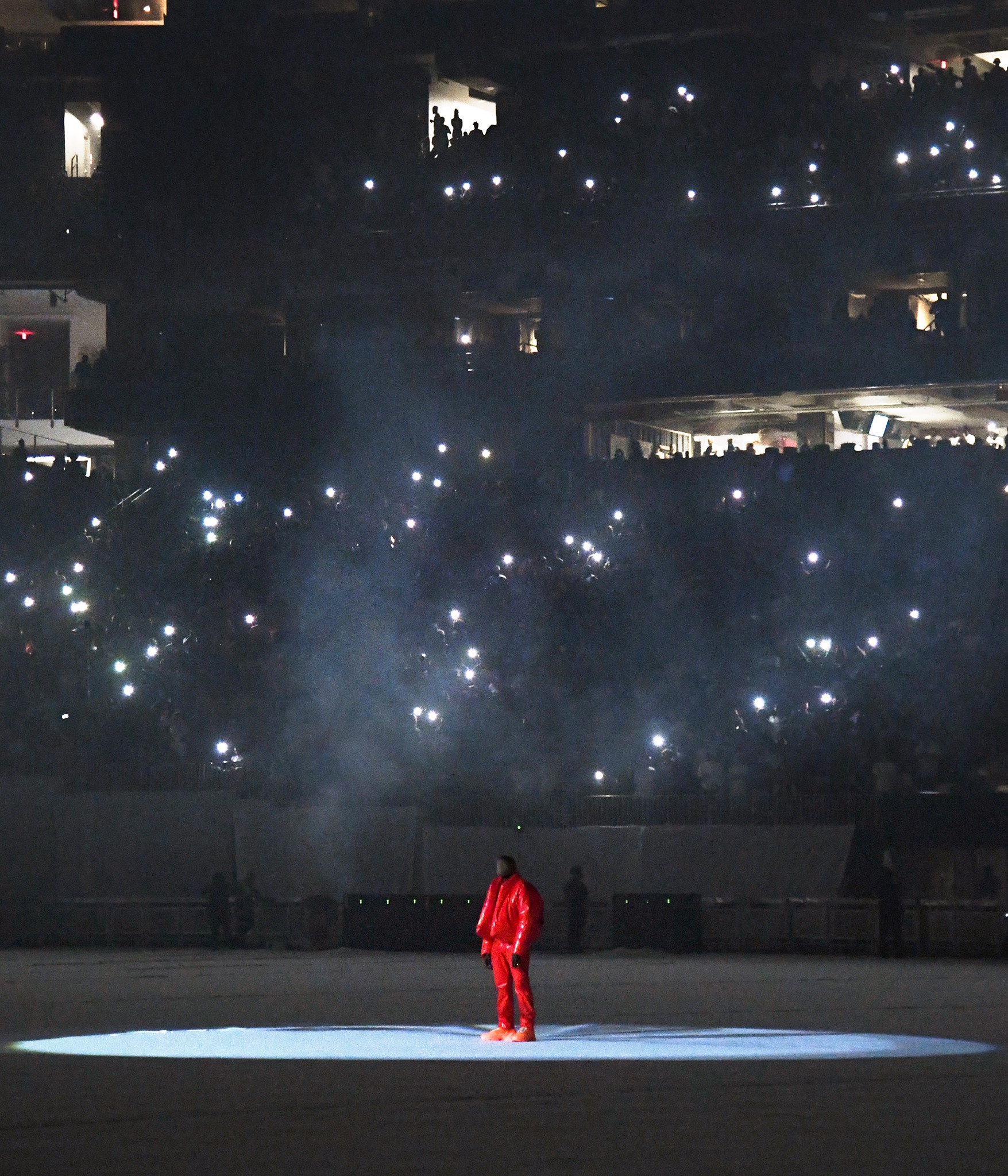 Fan vende aire recogido en el estreno del nuevo disco de Kanye West en miles de dólares