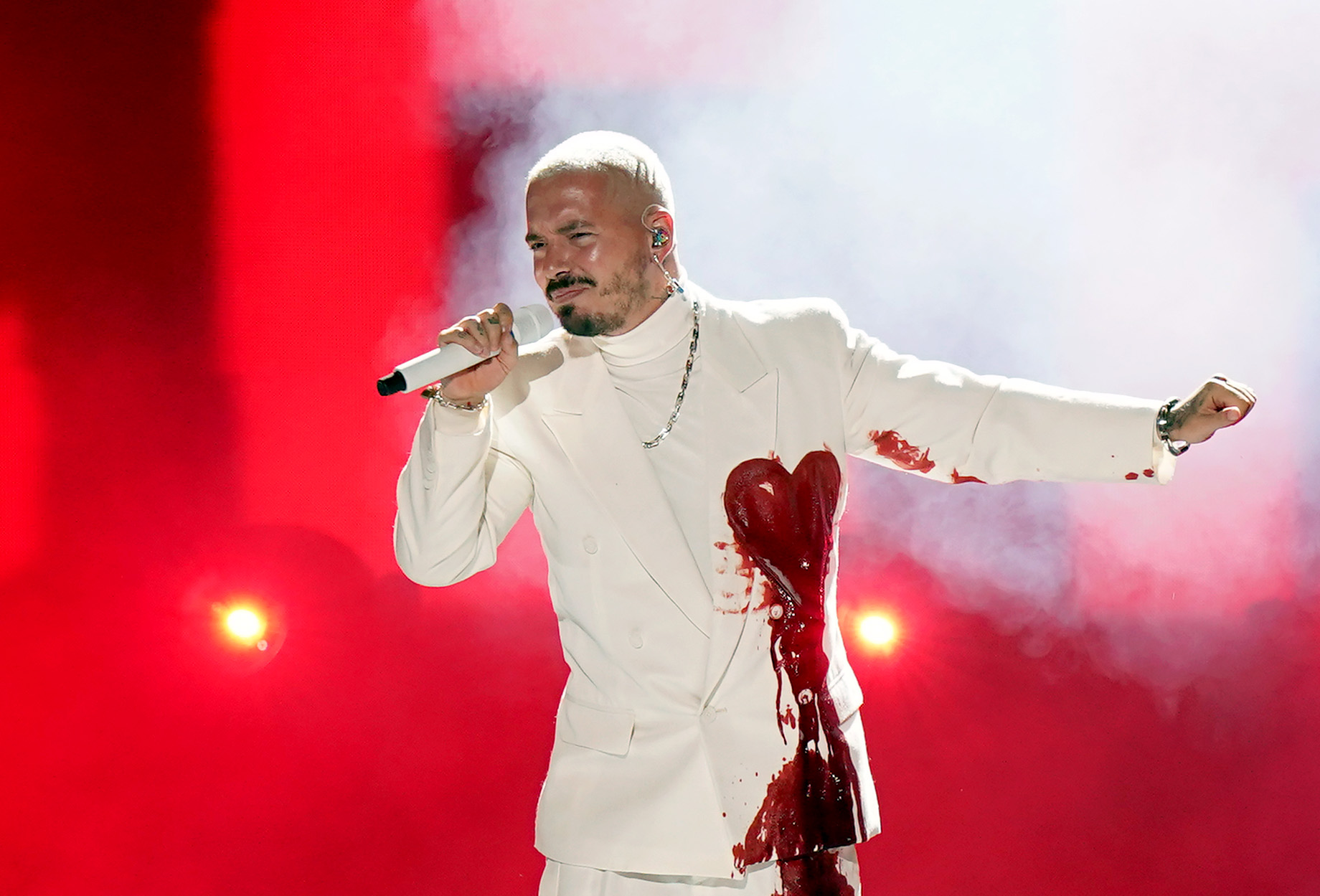 Checa la nueva versión que J Balvin armó a "Wherever I May Roam" de Metallica