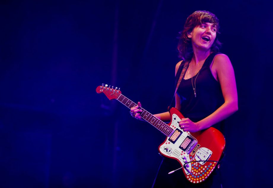 ¡Está de vuelta! Courtney Barnett anuncia su nuevo disco con la rola "Rae Street"