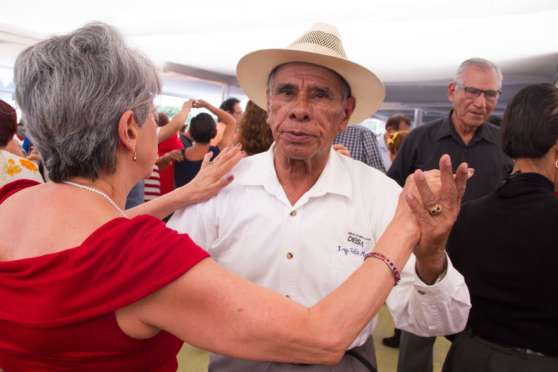 Con mucho amor: 10 canciones para dedicar a tus abuelitos y abuelitas en su día 