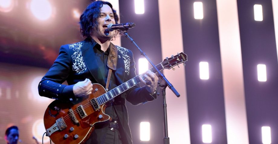 ¡Jack White le regaló una guitarra eléctrica a un músico callejero!