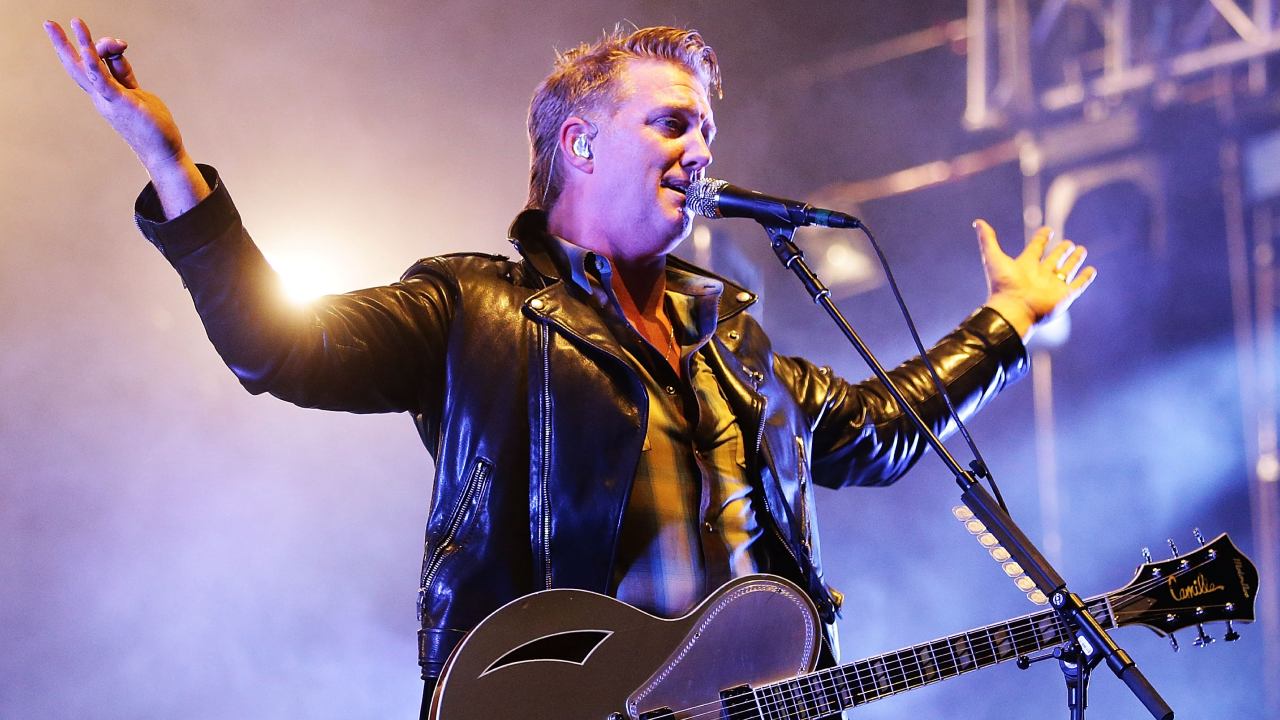 Josh Homme de Queens of The Stone Age se peleó con la seguridad del Mad Cool 2018