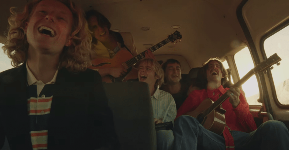 Parcels inspira alegría con su vibrante nueva canción "Comingback"