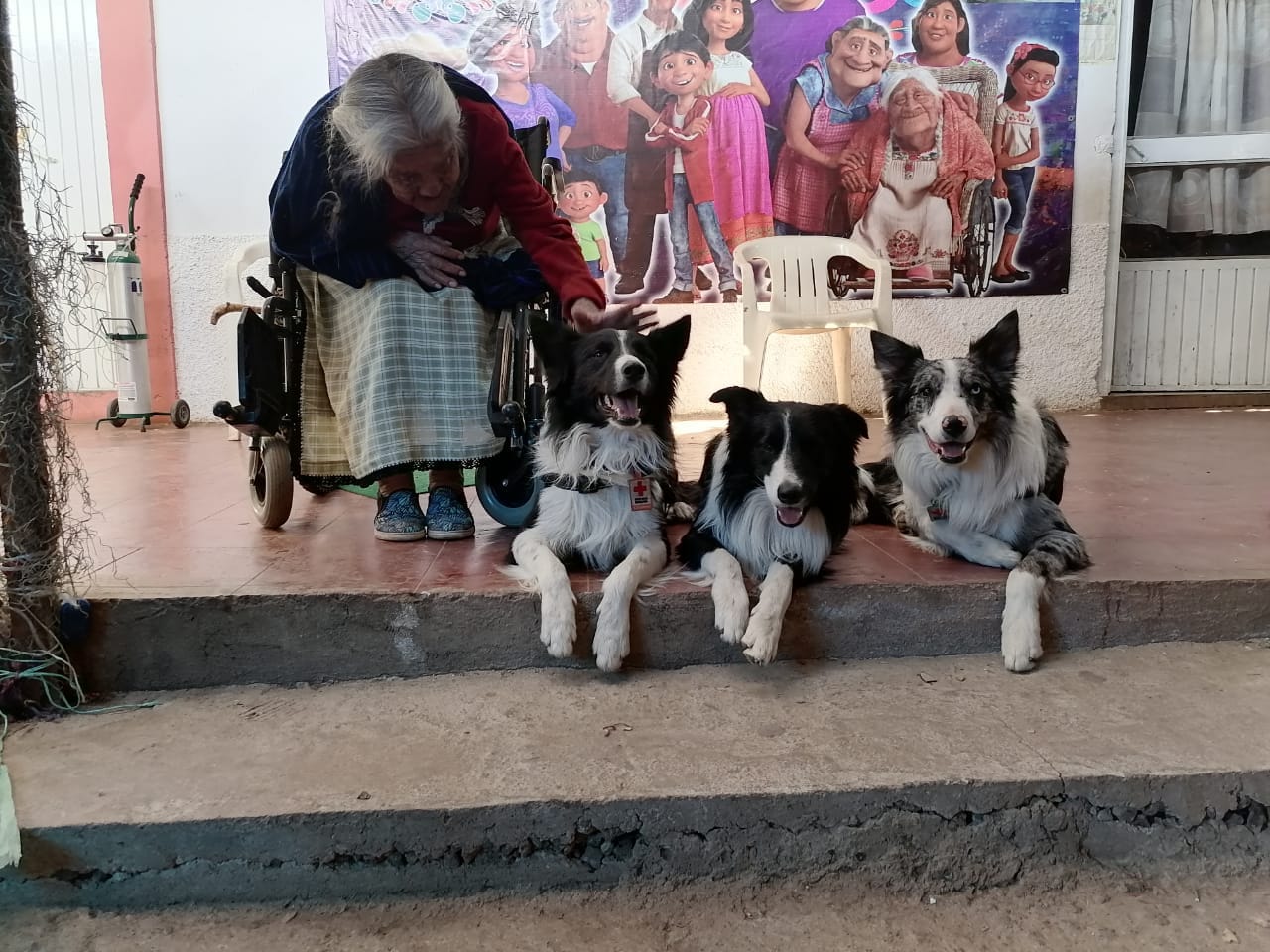  ‘Mamá Coco’ de la vida real celebró su cumpleaños 108 con un pastel del personaje