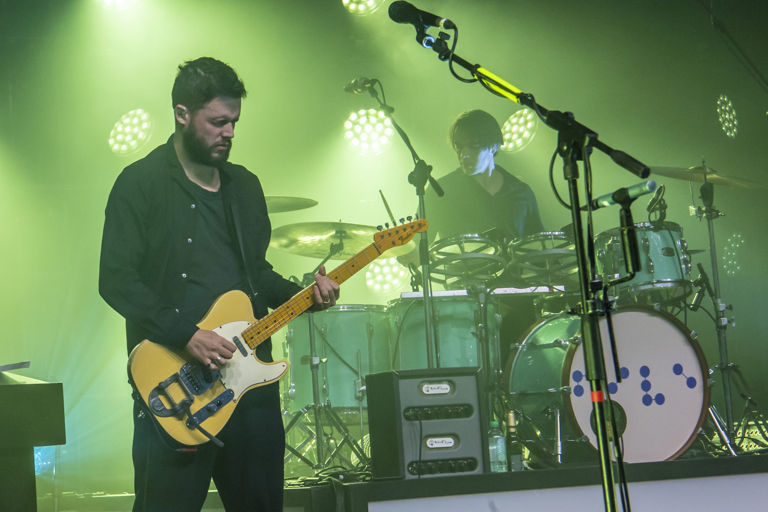 White Lies anuncia un nuevo disco estrenando la rola "‘As I Try Not To Fall Apart"