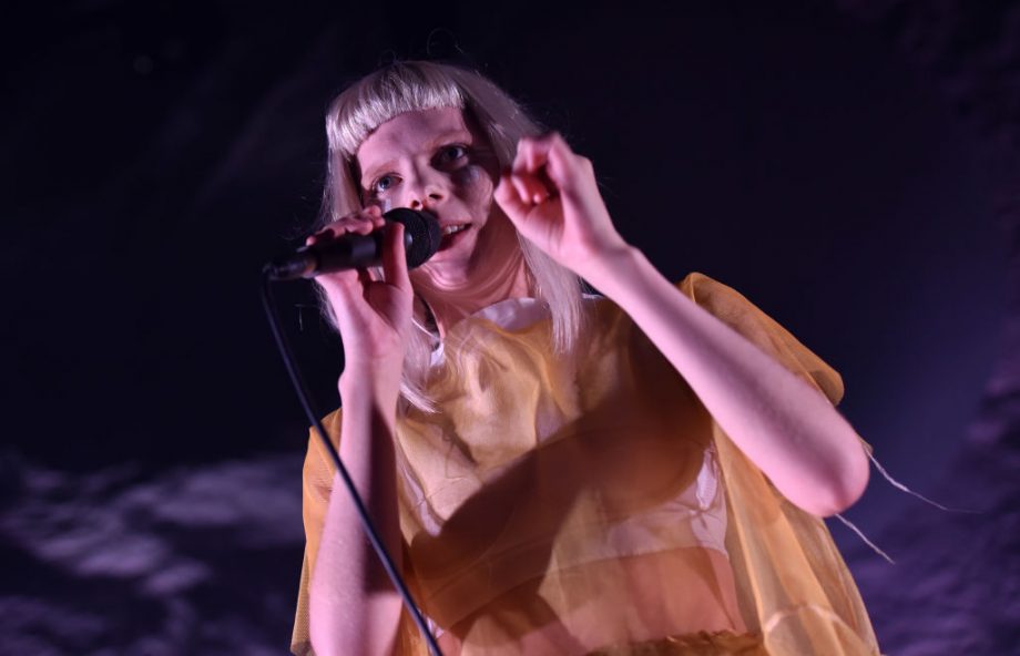 Aurora: La cantante noruega que detonará la tarima de Corona Capital 2021 con su synth-pop