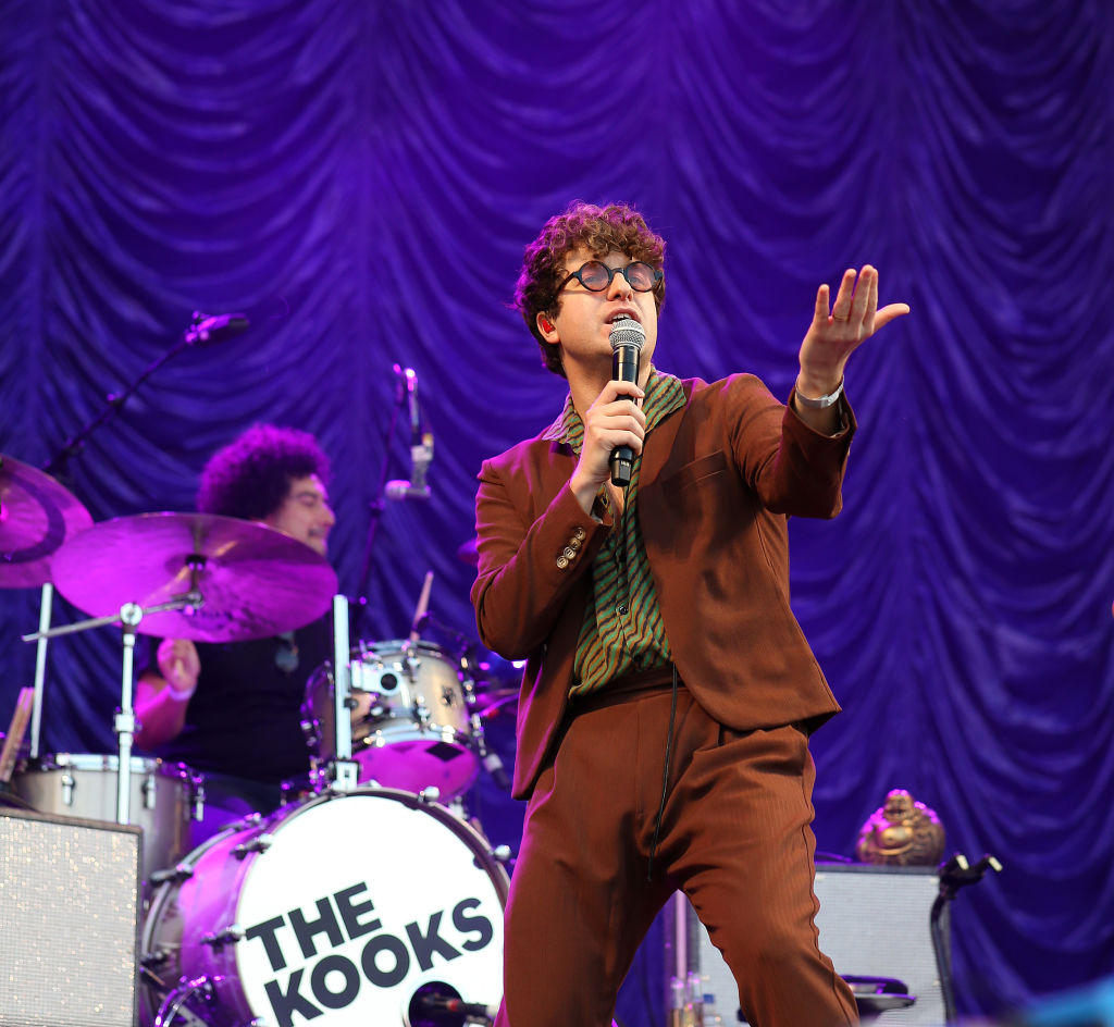 ¿Qué fue lo que originó la supuesta rivalidad entre Arctic Monkeys y The Kooks?