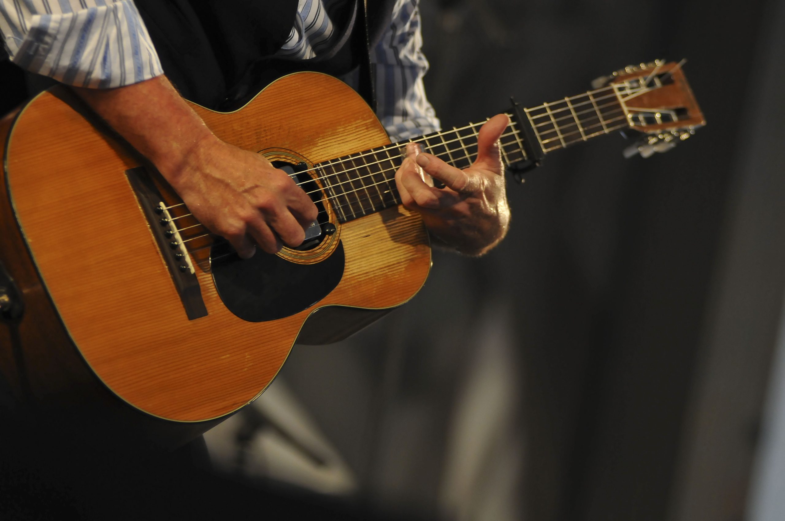 Hombre le dispara a su hijo porque no dejaba de tocar la guitarra