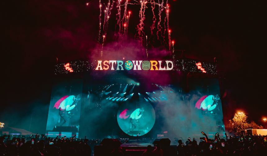 Travis Scott está “absolutamente devastado” por la tragedia en ‘Astroworld’