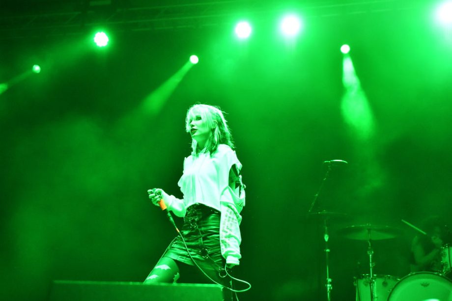 Alice Glass nos pone a bailar con "Baby Teeth" y anuncia nuevo disco 