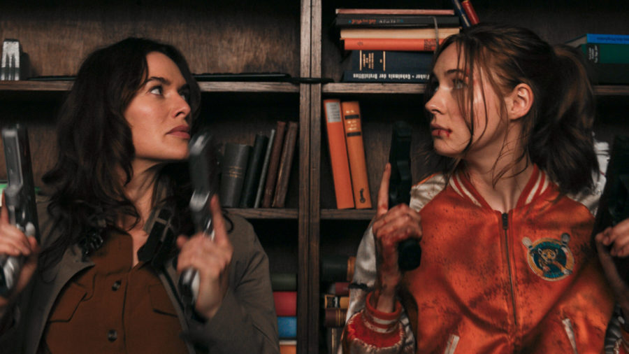 Lena Headey y Karen Gillan en Cóctel explosivo película trailer 