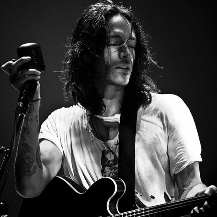 Brandon Boyd de Incubus nos habla sobre tiempos mejores en su rola "Petrichor"