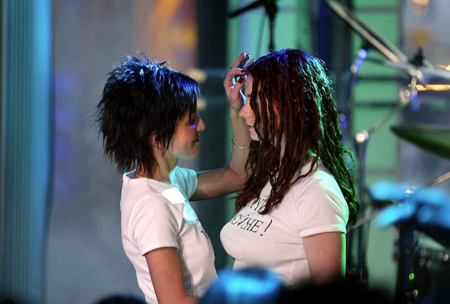 La polémica historia detrás de "All the Things She Said" y el fin de t.A.T.u.