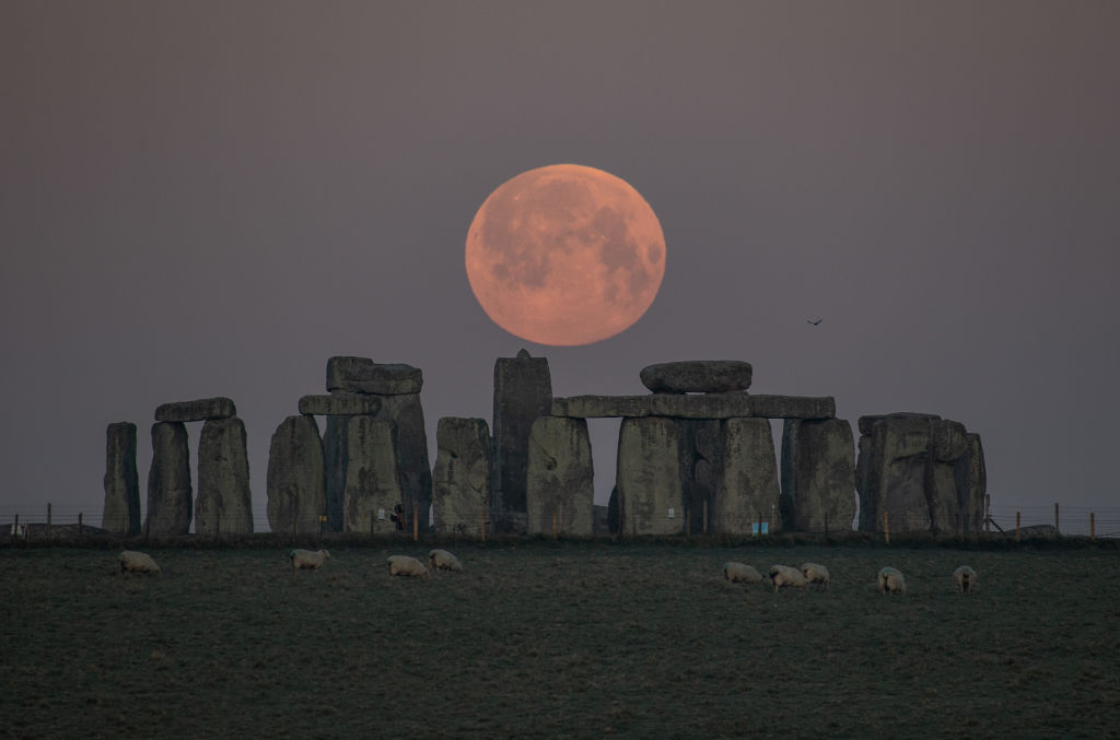 ¡Es hoy! Todo lo que tienes que saber sobre la Luna Rosa del 16 de abril