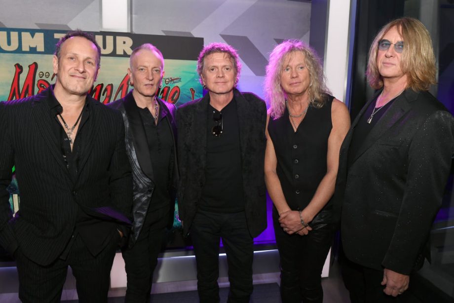 Def Leppard nos lleva a sus mejores épocas con "Take What You Want"