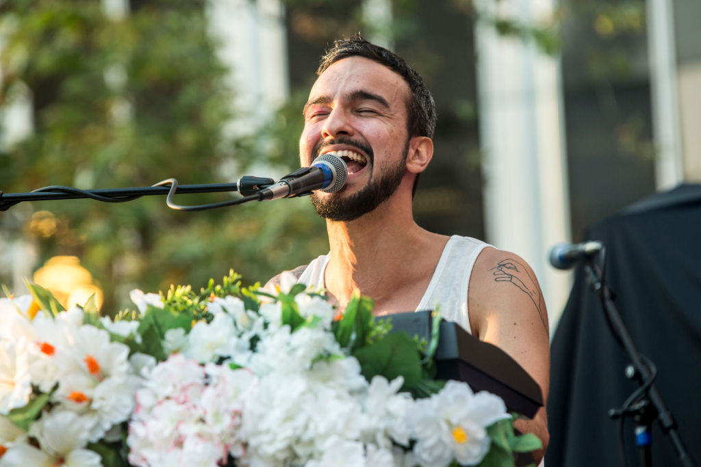 Conoce a Gabriel Garzón-Montano y su interesante proyecto multicultural