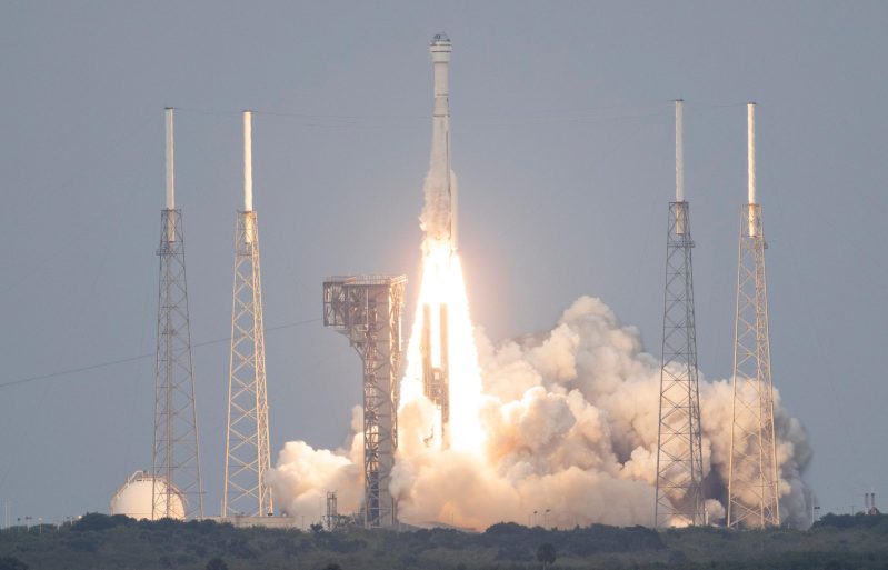 Despega con éxito la cápsula no tripulada Starliner, de Boeing, hacia la EEI. Foto de EFE